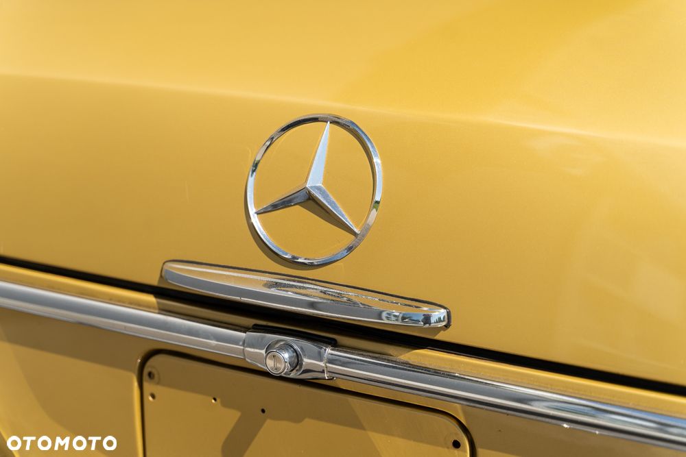Mercedes-Benz 280 — zdjęcie 18
