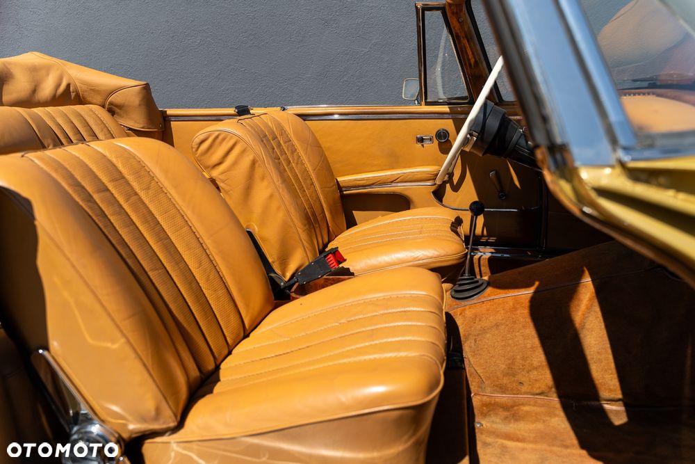 Mercedes-Benz 280 — zdjęcie 21