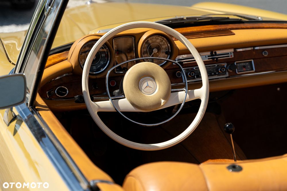 Mercedes-Benz 280 — zdjęcie 33
