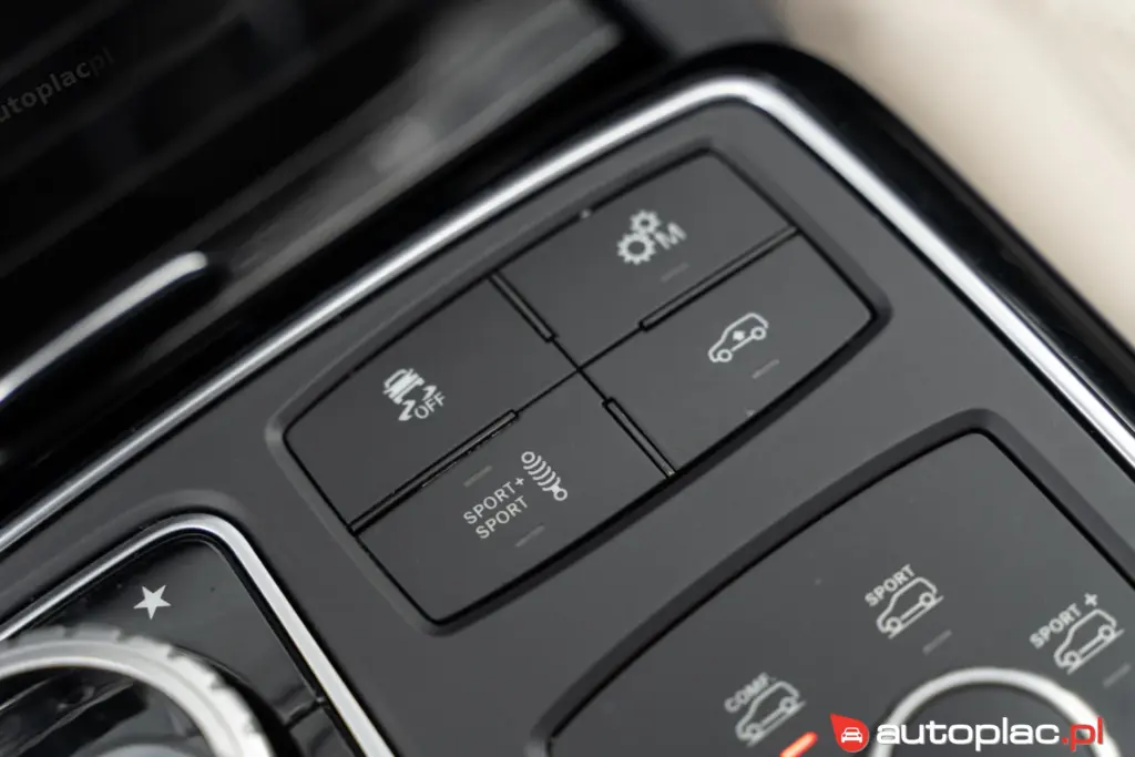 Mercedes-Benz GLS 5.5 63 AMG Faktura Vat 23 - zdjęcie 25